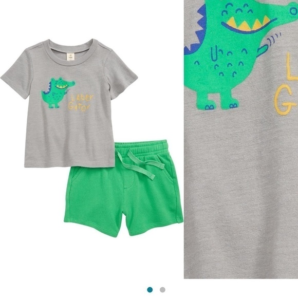 GRAPHIC Tee & Shorts Set - Picture 1 of 4